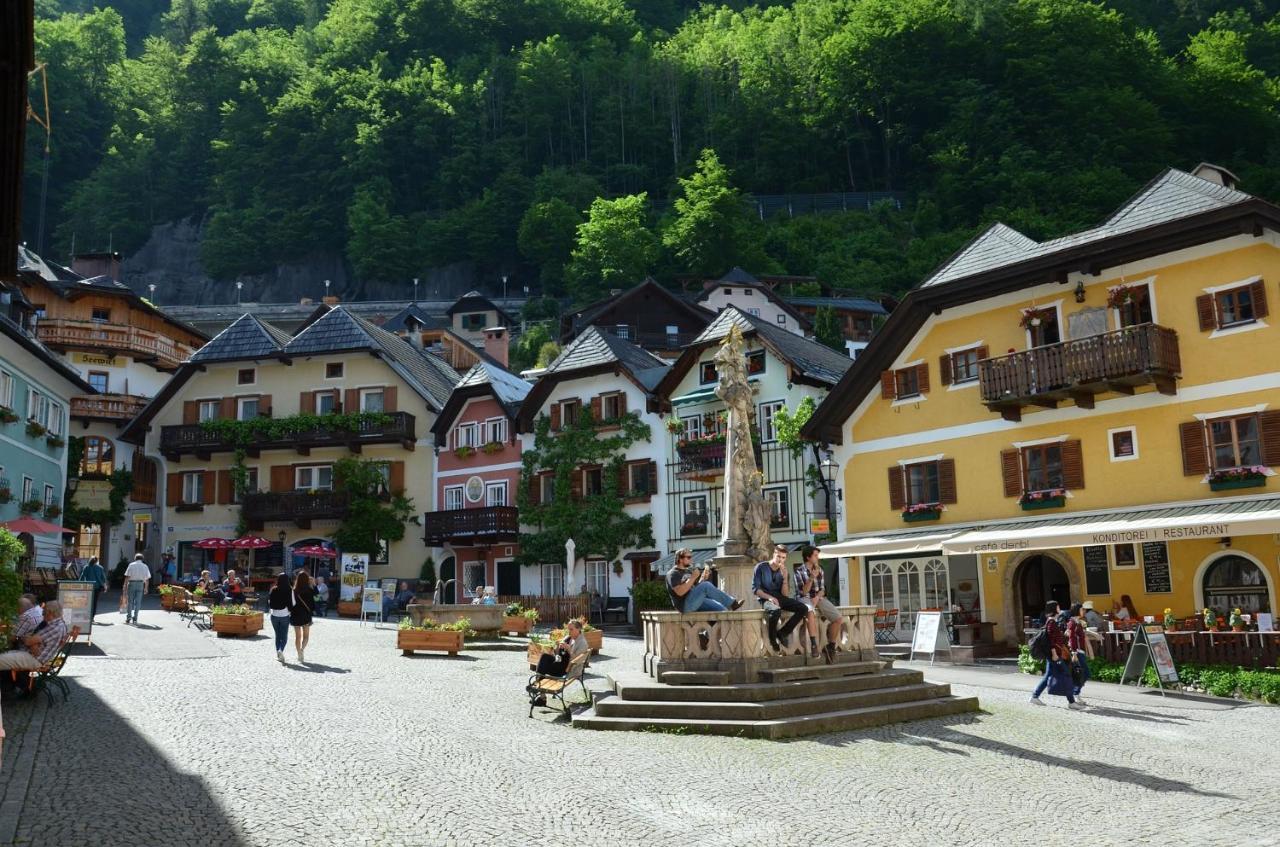Haus Am Hof - 15Th Century House At The Lake, Near The Marketplace, With A Balcony Hallstatt Zewnętrze zdjęcie